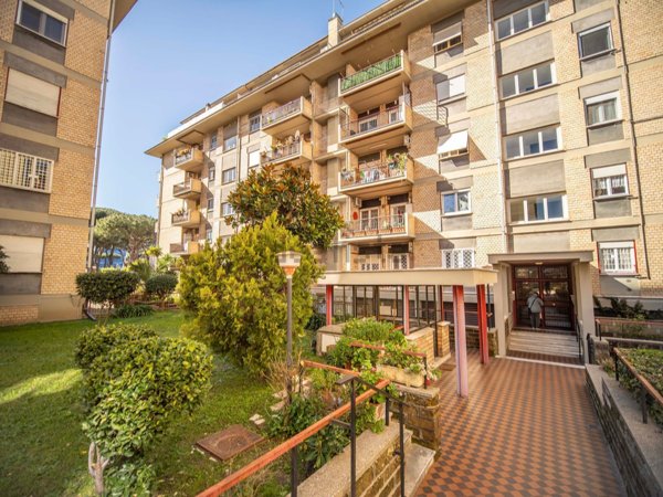 appartamento in vendita a Roma in zona Ostia