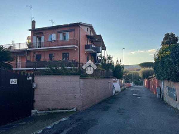 appartamento in vendita a Roma in zona Corviale