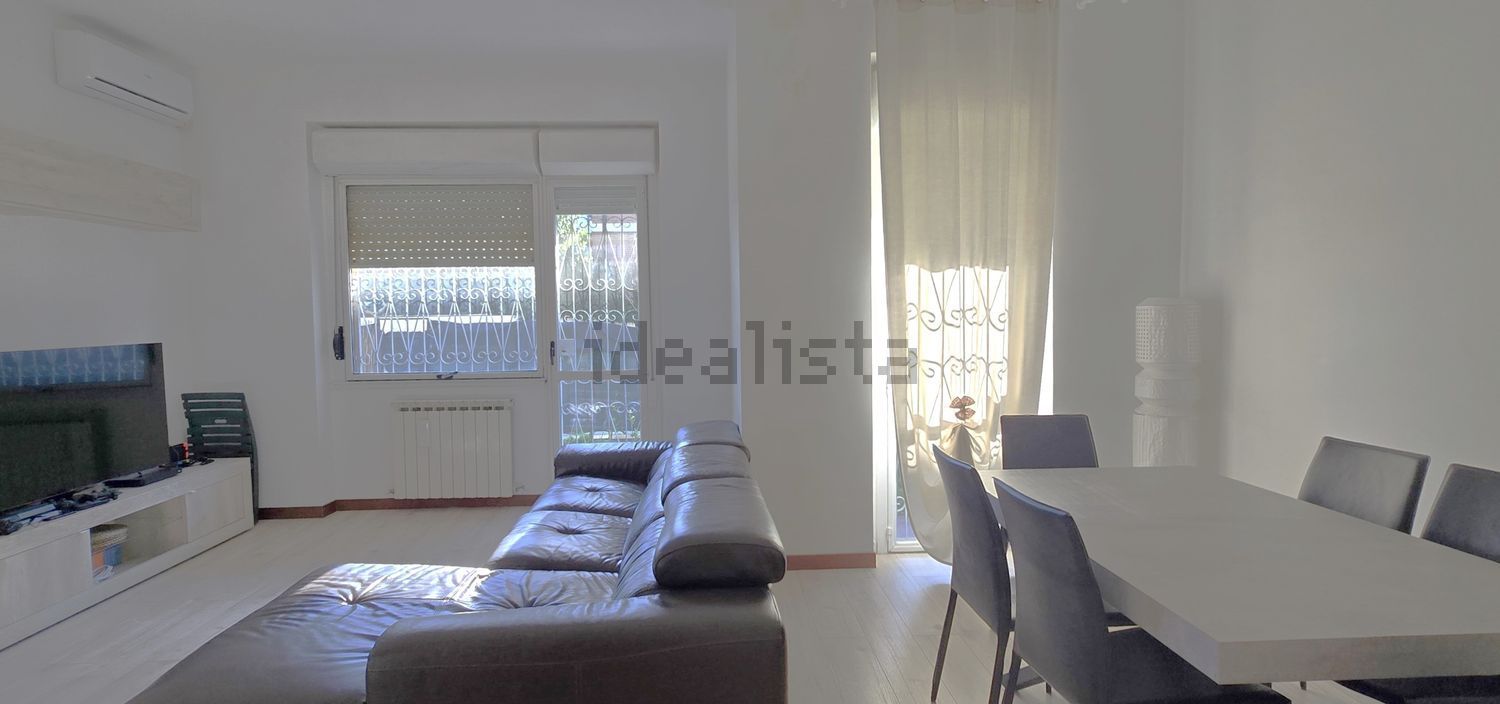 appartamento in vendita a Roma in zona Axa