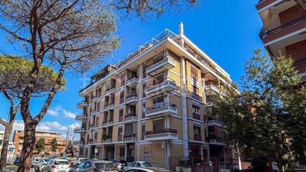 appartamento in vendita a Roma in zona Ostia