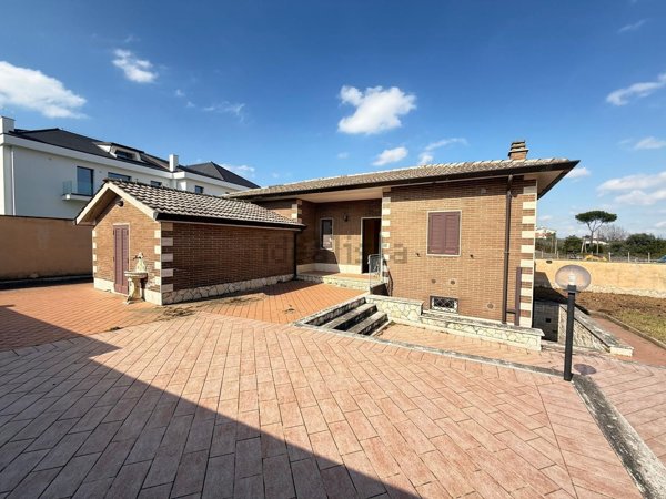 casa indipendente in vendita a Roma in zona Tor Vergata/Torrenova