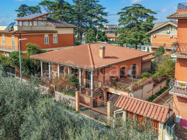 casa indipendente in vendita a Roma in zona Borghesiana
