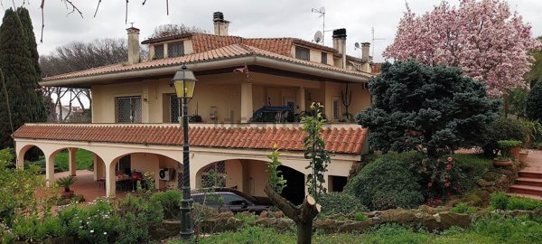 casa indipendente in vendita a Roma in zona Castel di Leva