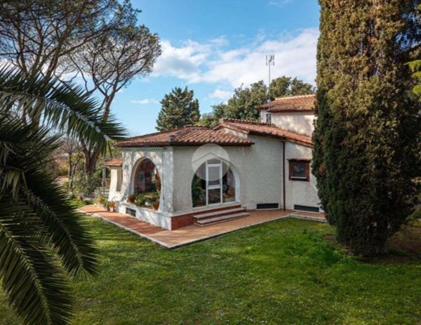 casa indipendente in vendita a Roma in zona Massimina/Casal Lumbroso
