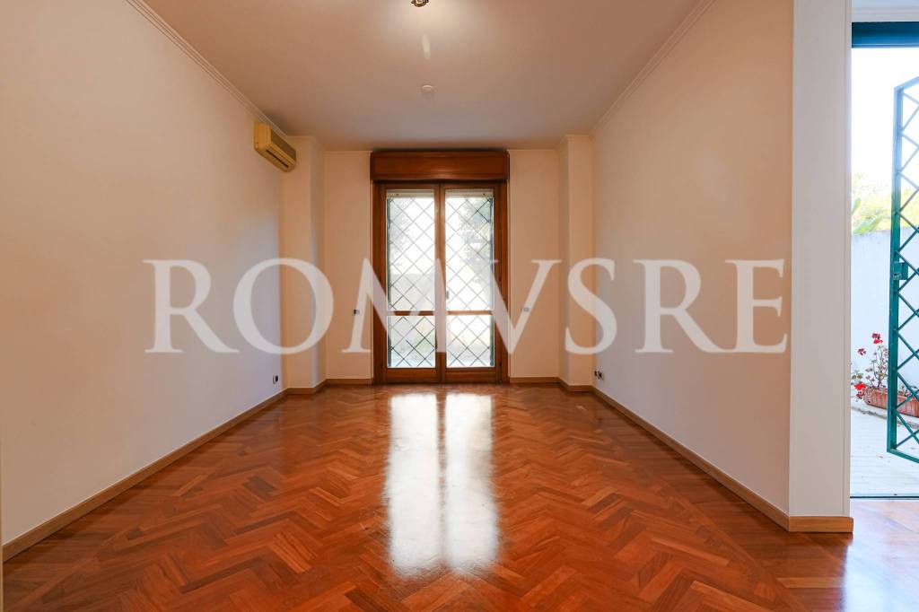 appartamento in vendita a Roma in zona Torrino