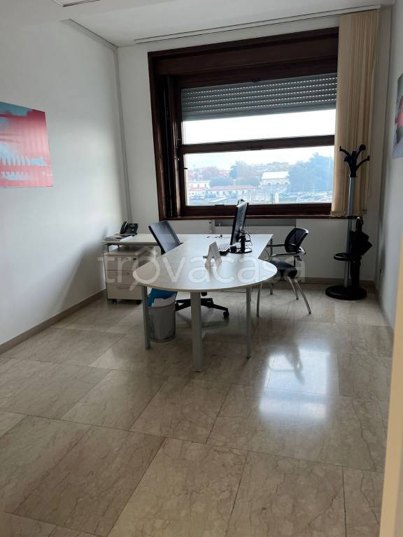 appartamento in vendita a Roma in zona Castro Pretorio