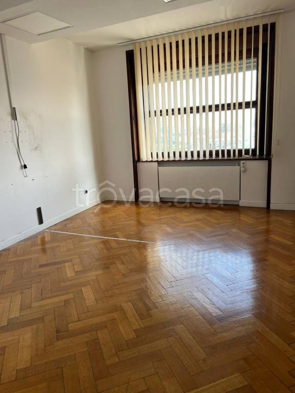 appartamento in vendita a Roma in zona Castro Pretorio