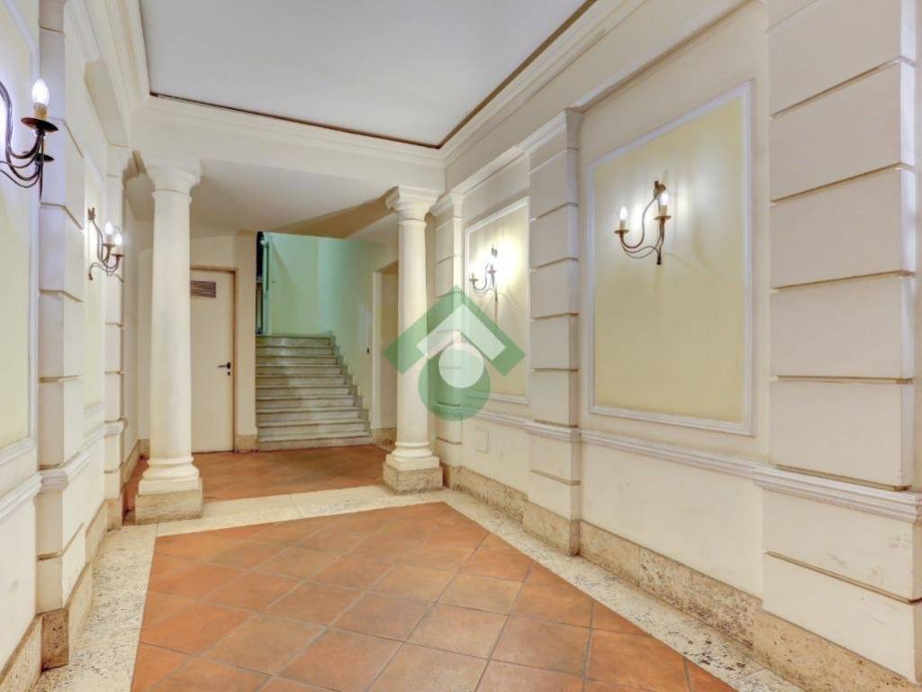 appartamento in vendita a Roma in zona Rione Monti/Campitelli