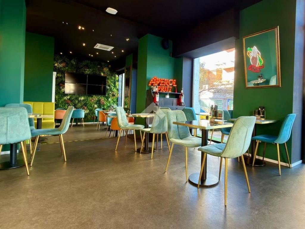 negozio in vendita a Roma in zona Appio Latino