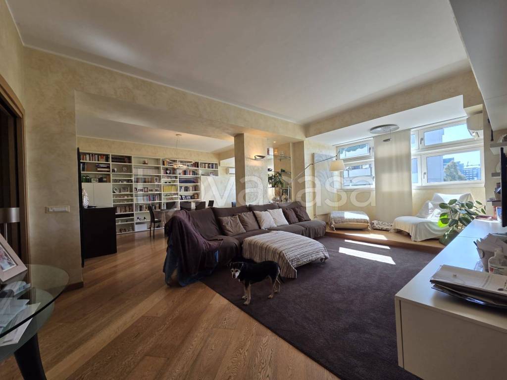 appartamento in vendita a Roma in zona Ardeatino