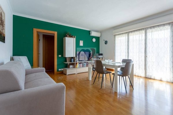 appartamento in vendita a Roma in zona Magliana Vecchia