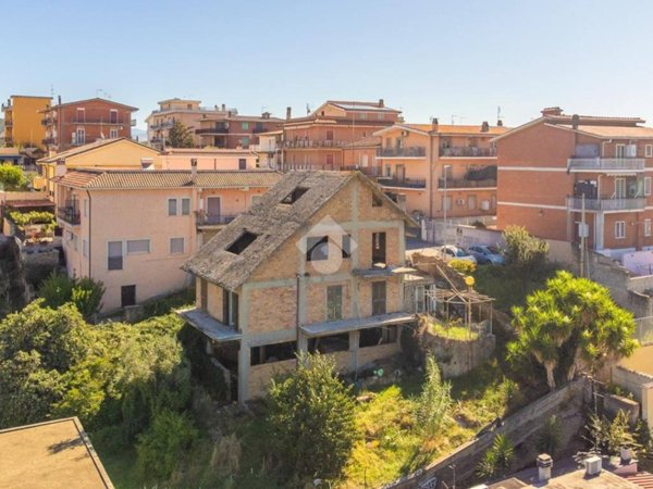 casa indipendente in vendita a Roma in zona Lunghezza