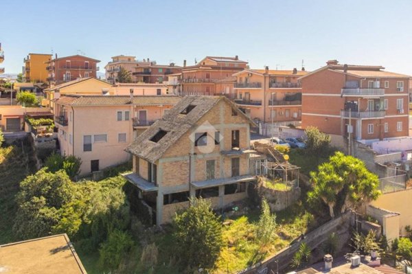 casa indipendente in vendita a Roma in zona Castelverde