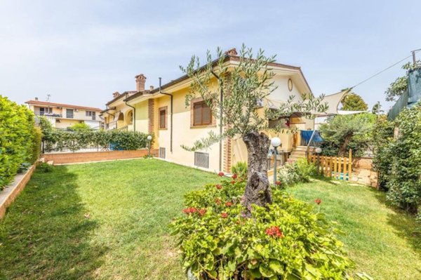 casa indipendente in vendita a Roma in zona Castelverde