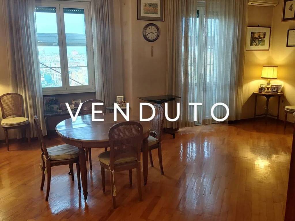 casa indipendente in vendita a Roma in zona Tuscolano