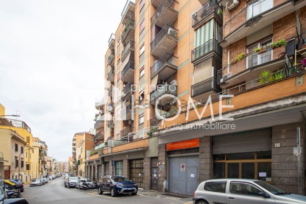 appartamento in vendita a Roma in zona Tuscolano