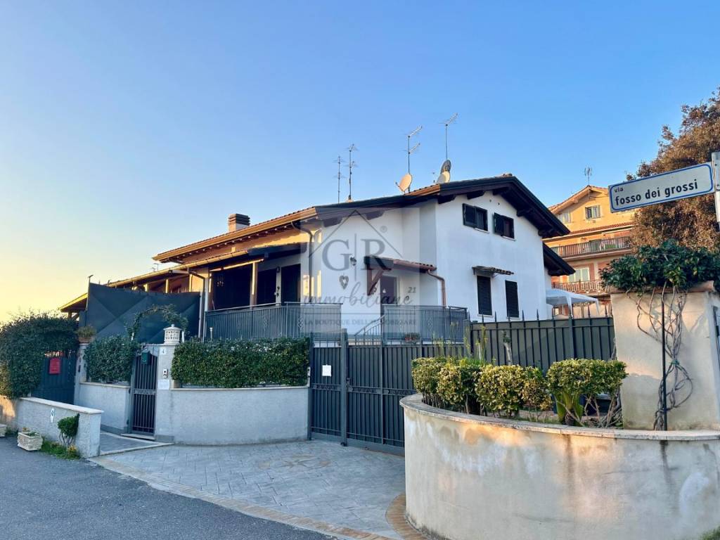 casa indipendente in vendita a Roma in zona Olgiata