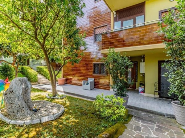 appartamento in vendita a Roma in zona Torrino