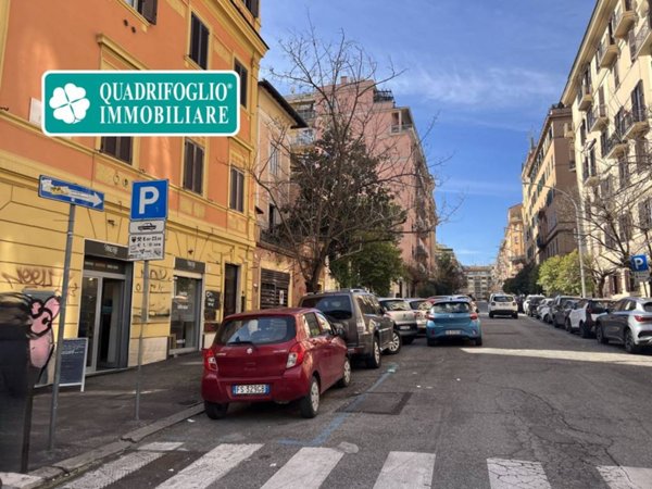 negozio in vendita a Roma in zona Appio Latino