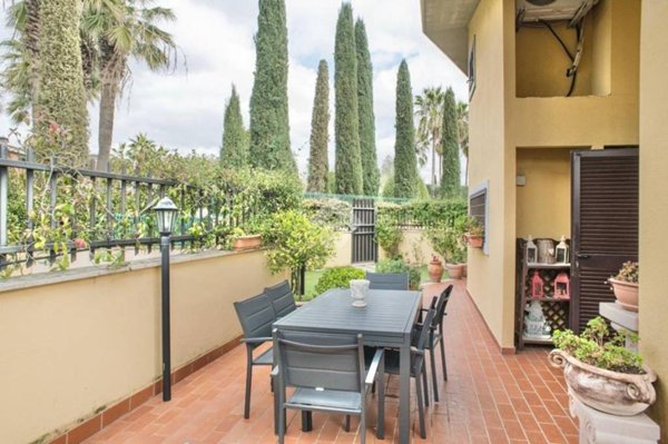 casa indipendente in vendita a Roma