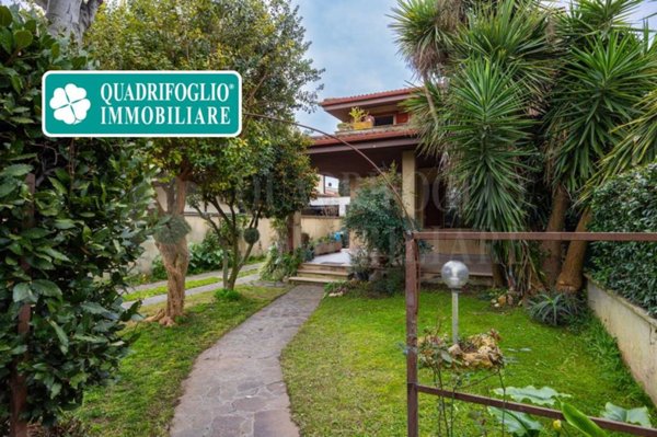 casa indipendente in vendita a Roma in zona Infernetto