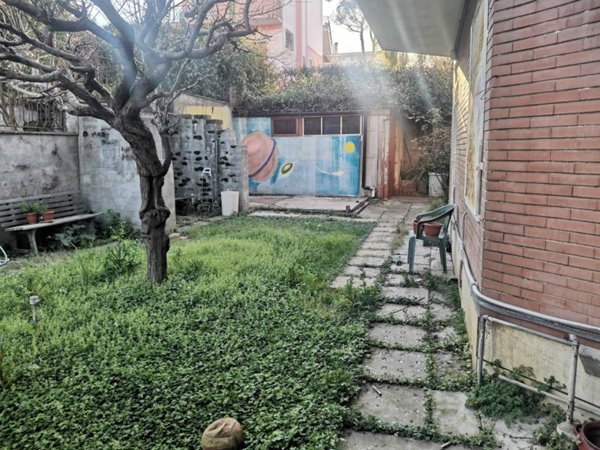 appartamento in vendita a Roma in zona Acilia