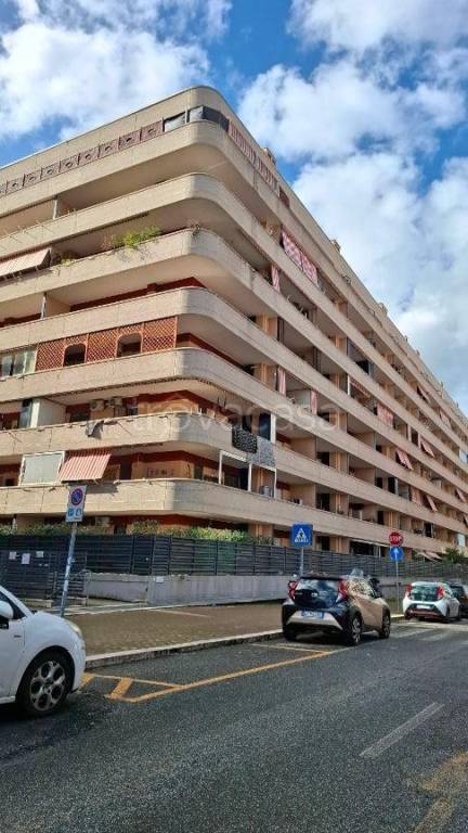 appartamento in vendita a Roma in zona Fonte Laurentina