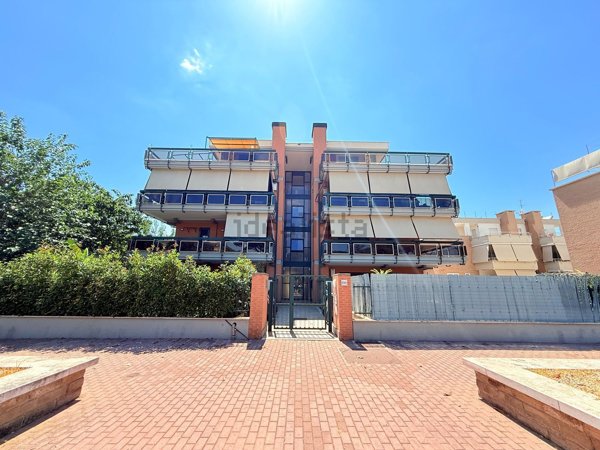 appartamento in vendita a Roma in zona Acilia