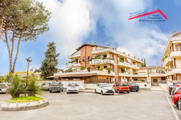 appartamento in vendita a Roma in zona Infernetto