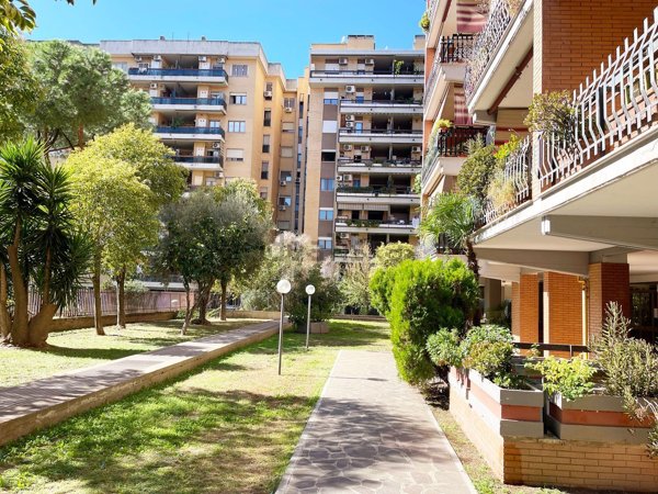 appartamento in vendita a Roma in zona Cinecittà