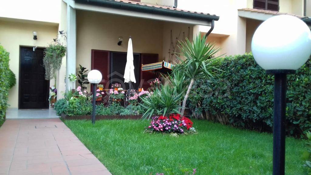 casa indipendente in vendita a Roma in zona Ponte Mammolo