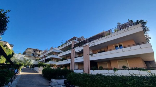 appartamento in vendita a Roma in zona Valle Muricana