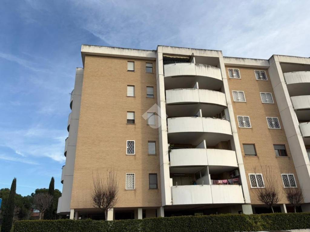 appartamento in vendita a Roma in zona Ponte di Nona