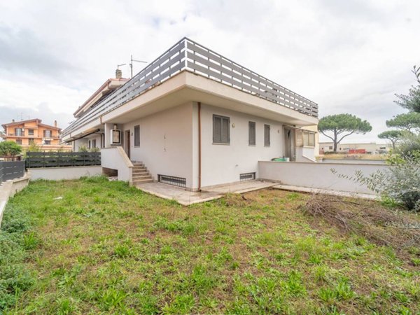 casa indipendente in vendita a Roma in zona Tor Vergata/Torrenova