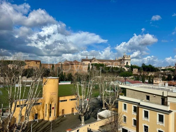 appartamento in vendita a Roma in zona Appio Latino