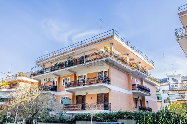 appartamento in vendita a Roma in zona Gianicolense