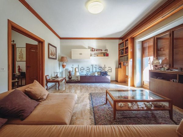 appartamento in vendita a Roma in zona Tomba di Nerone