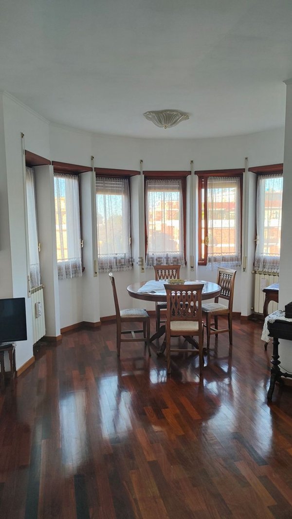 appartamento in vendita a Roma in zona Ostia