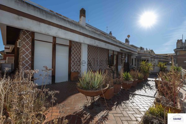 appartamento in vendita a Roma in zona Prenestino-Labicano