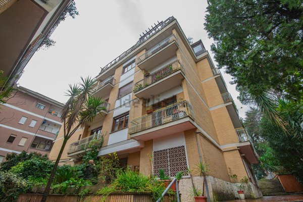 appartamento in vendita a Roma in zona Grottarossa