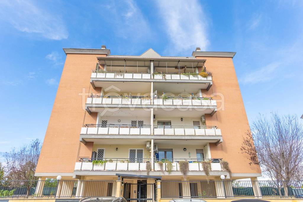 appartamento in vendita a Roma in zona Casalotti