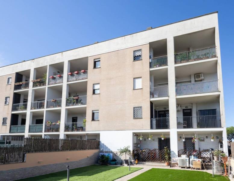 appartamento in vendita a Roma in zona Ponte di Nona