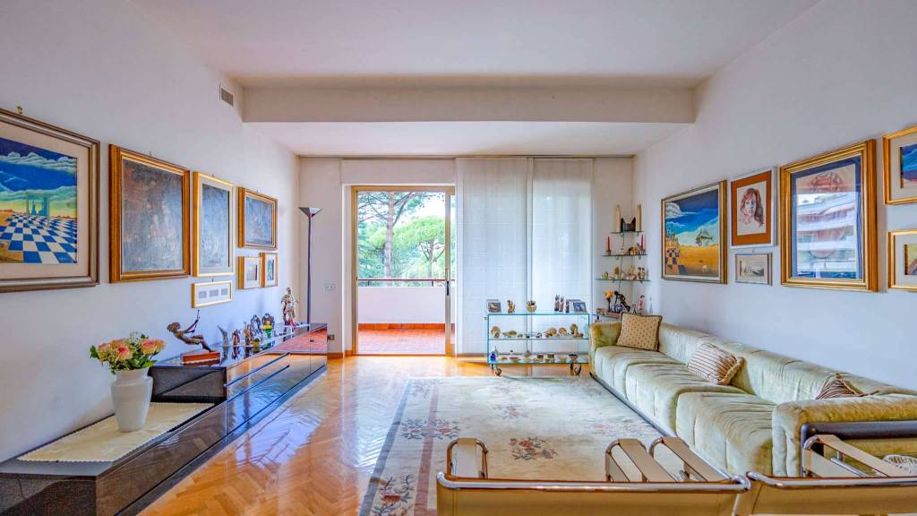 appartamento in vendita a Roma in zona Ardeatino