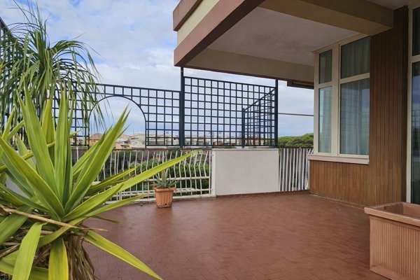 appartamento in vendita a Roma in zona Ostia