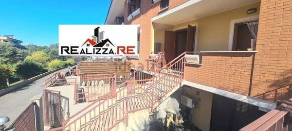 appartamento in vendita a Roma in zona Valle Muricana