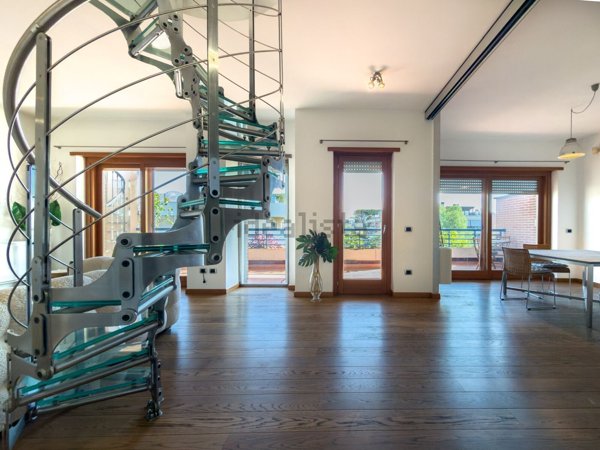 appartamento in vendita a Roma in zona Giuliano Dalmata