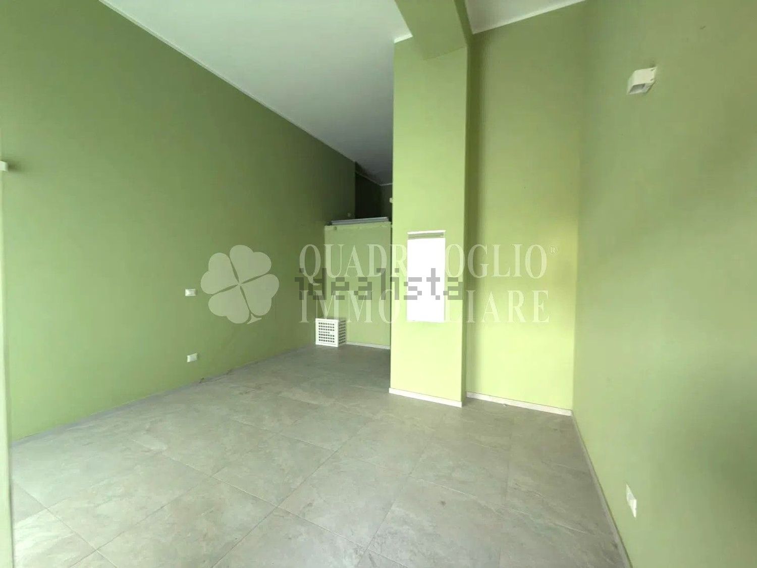 locale commerciale in vendita a Roma in zona Prenestino-Labicano