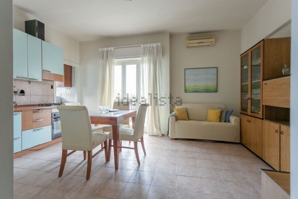 appartamento in vendita a Roma in zona Tomba di Nerone