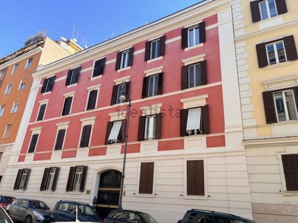 appartamento in vendita a Roma in zona Castro Pretorio