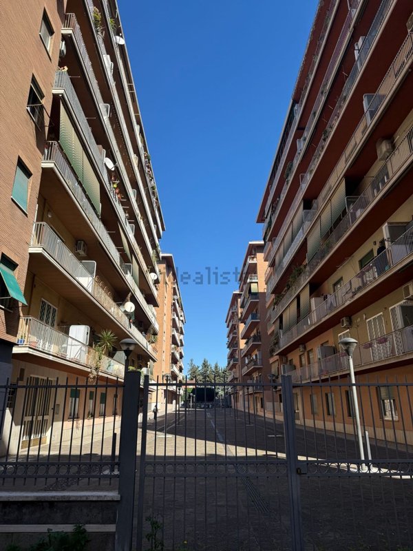appartamento in vendita a Roma in zona Don Bosco
